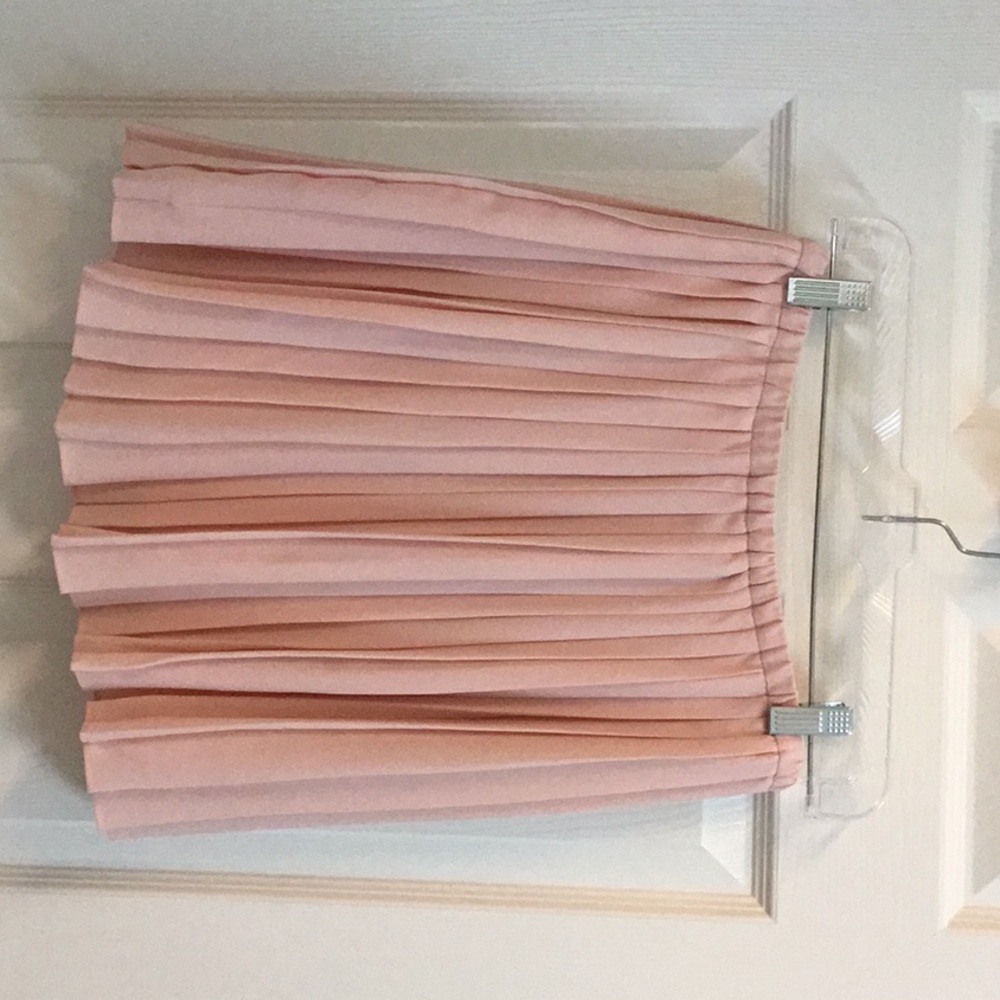 Banana Republic pleated skirt